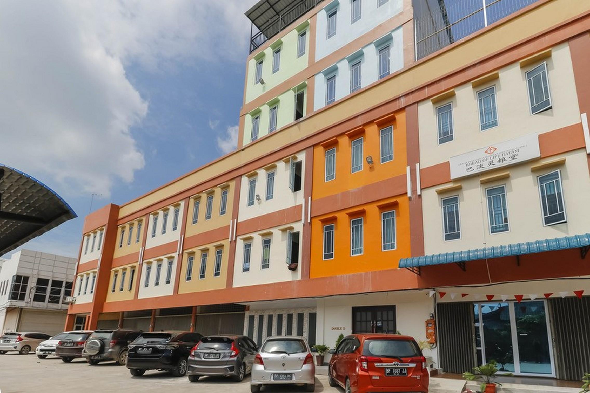 فندق ريد دورز آت ناجويا إندا Batam المظهر الخارجي الصورة